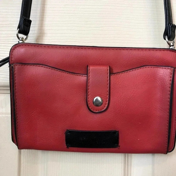 Reaction Kenneth Cole 100% PVC Crossbody Bag - Picture 10 of 10